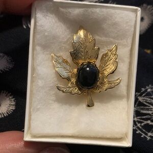 Vintage Gold Plated Black Stone Leaf Brooch